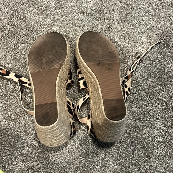 Cute boutique cheetah espadrille wedges with a wrap around ankle strap, size 7 - Picture 4 of 5